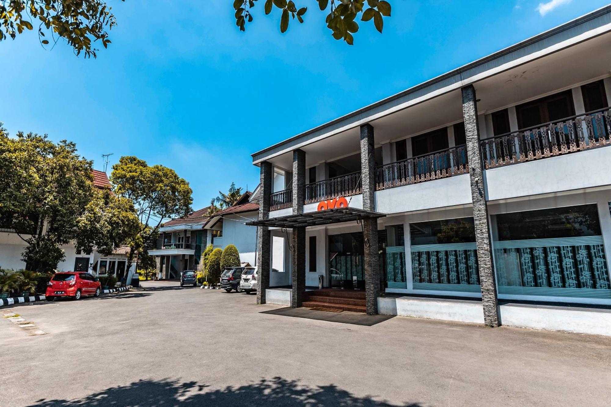 Super Oyo 686 Bunga Karang Hotel Bekasi Exteriör bild