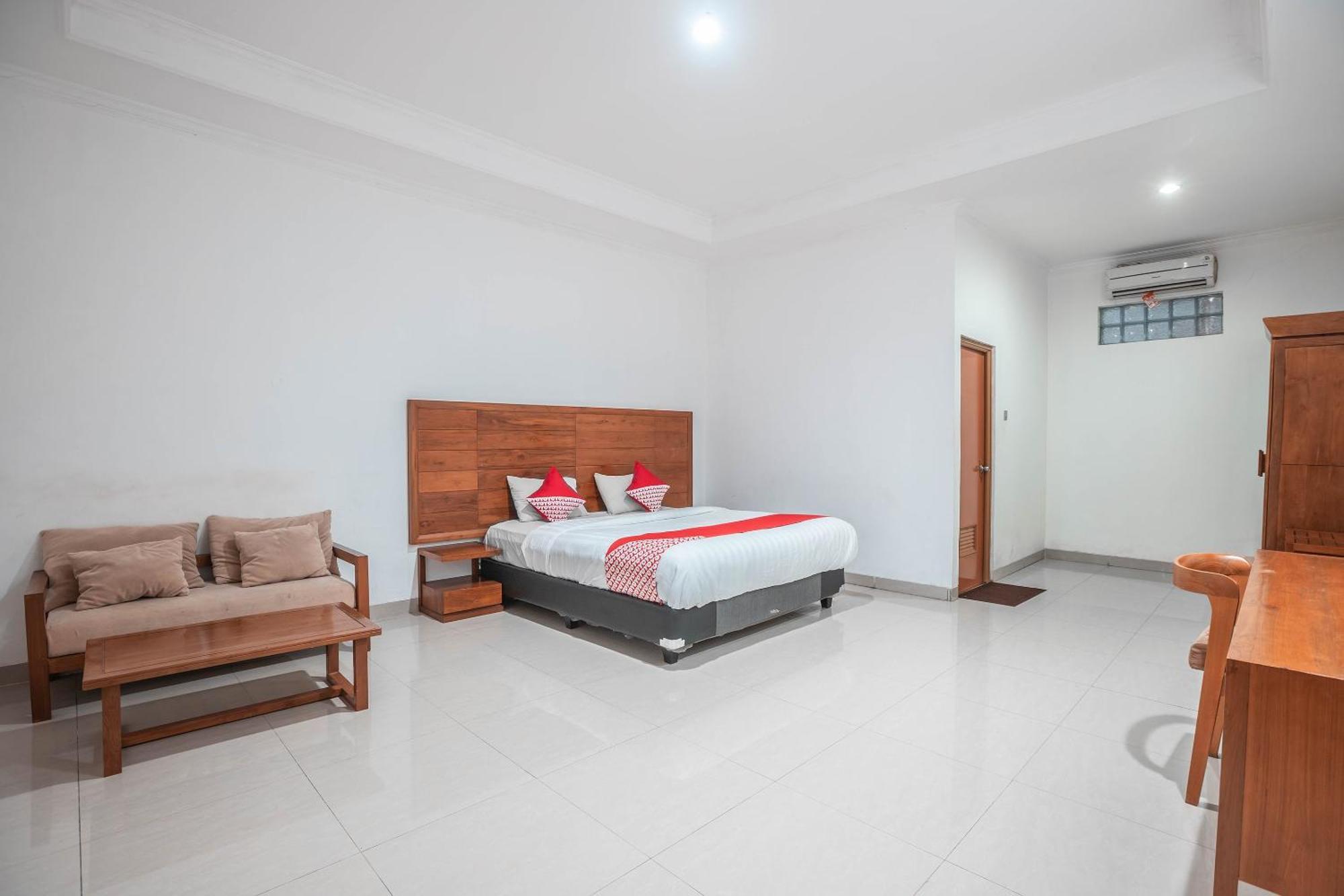 Super Oyo 686 Bunga Karang Hotel Bekasi Exteriör bild