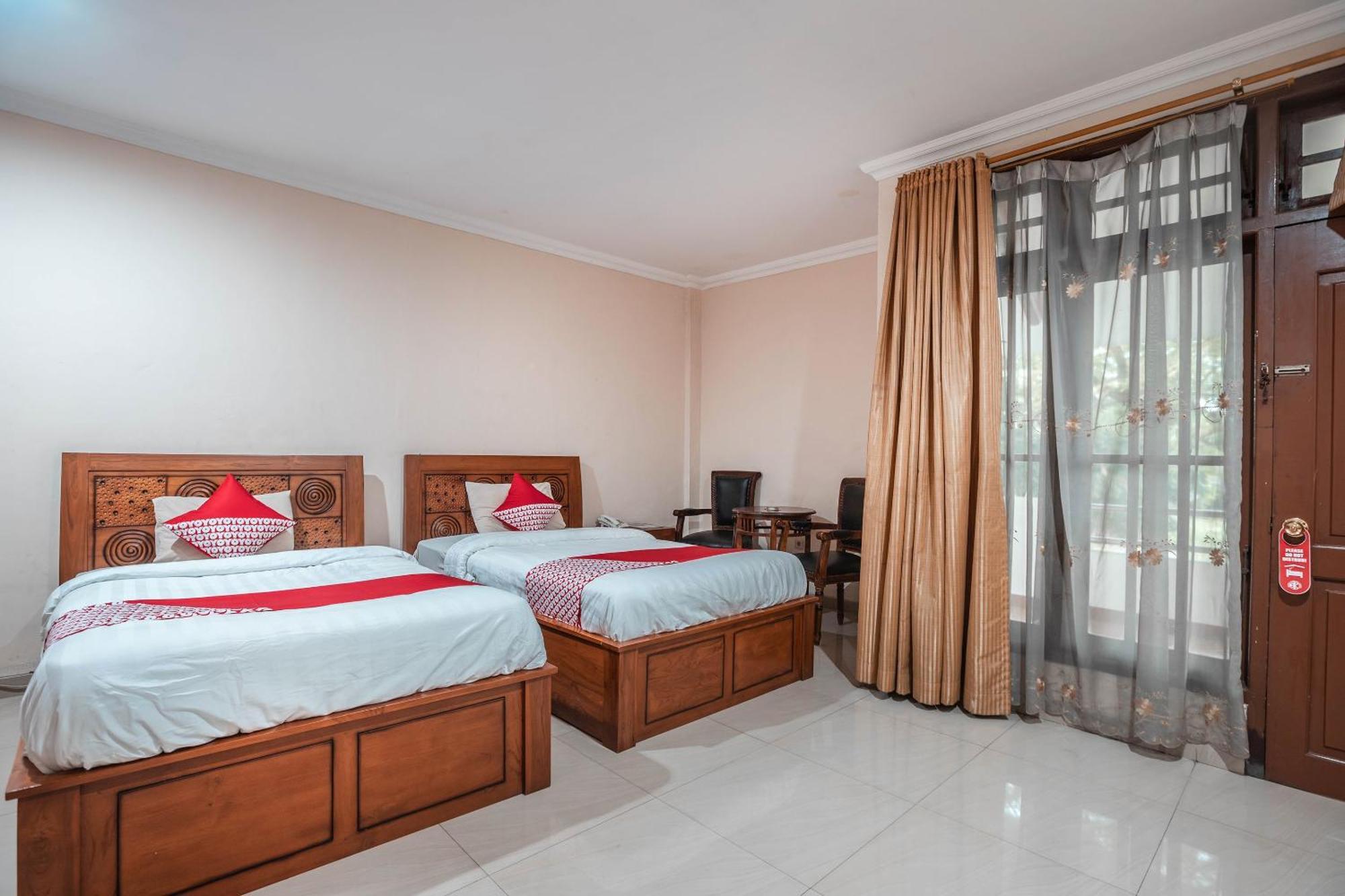 Super Oyo 686 Bunga Karang Hotel Bekasi Exteriör bild
