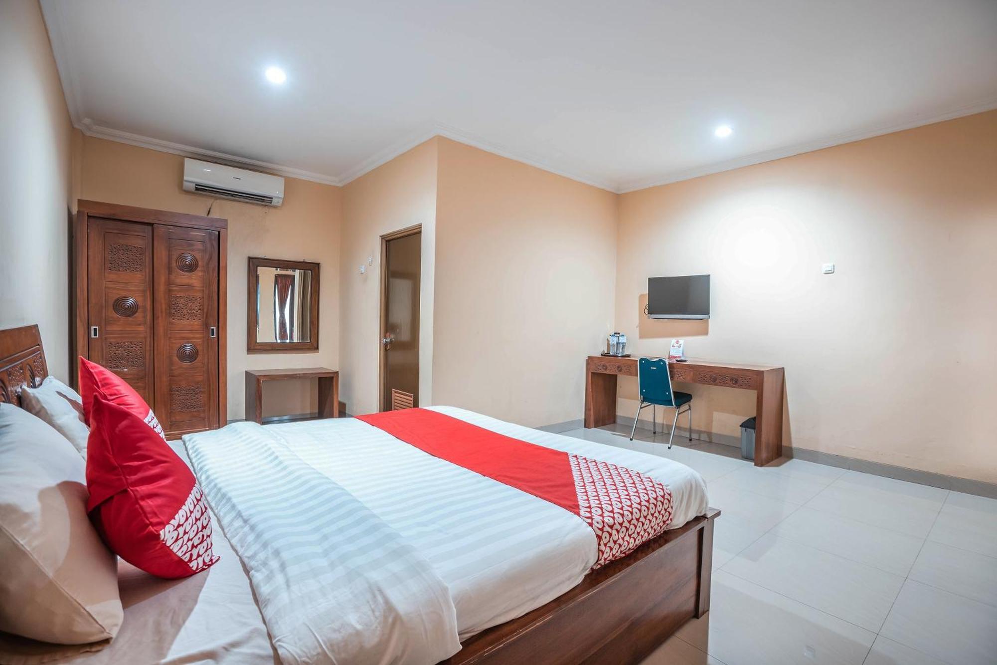 Super Oyo 686 Bunga Karang Hotel Bekasi Exteriör bild