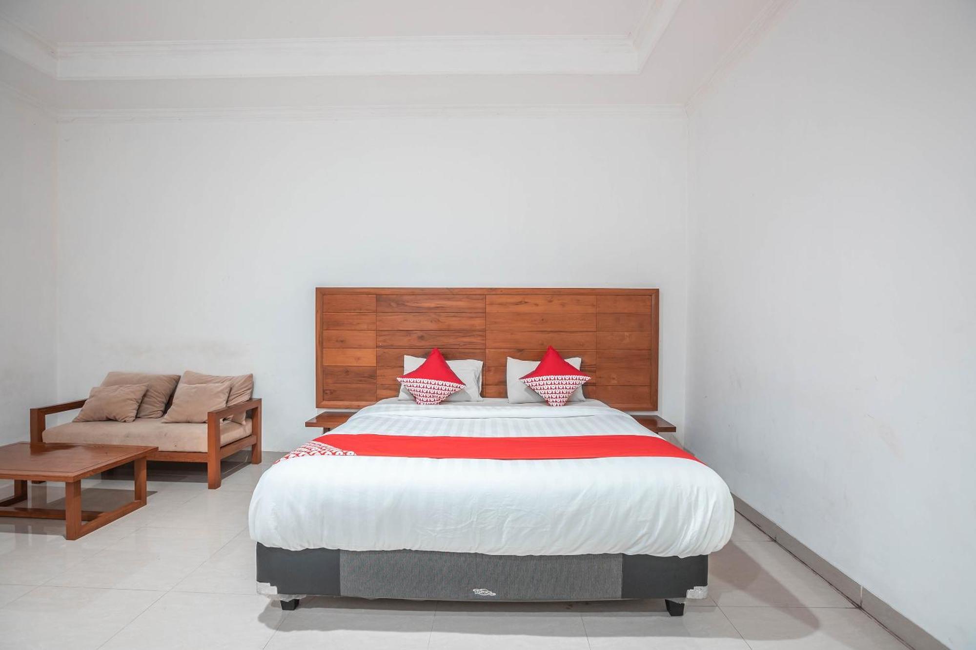 Super Oyo 686 Bunga Karang Hotel Bekasi Exteriör bild