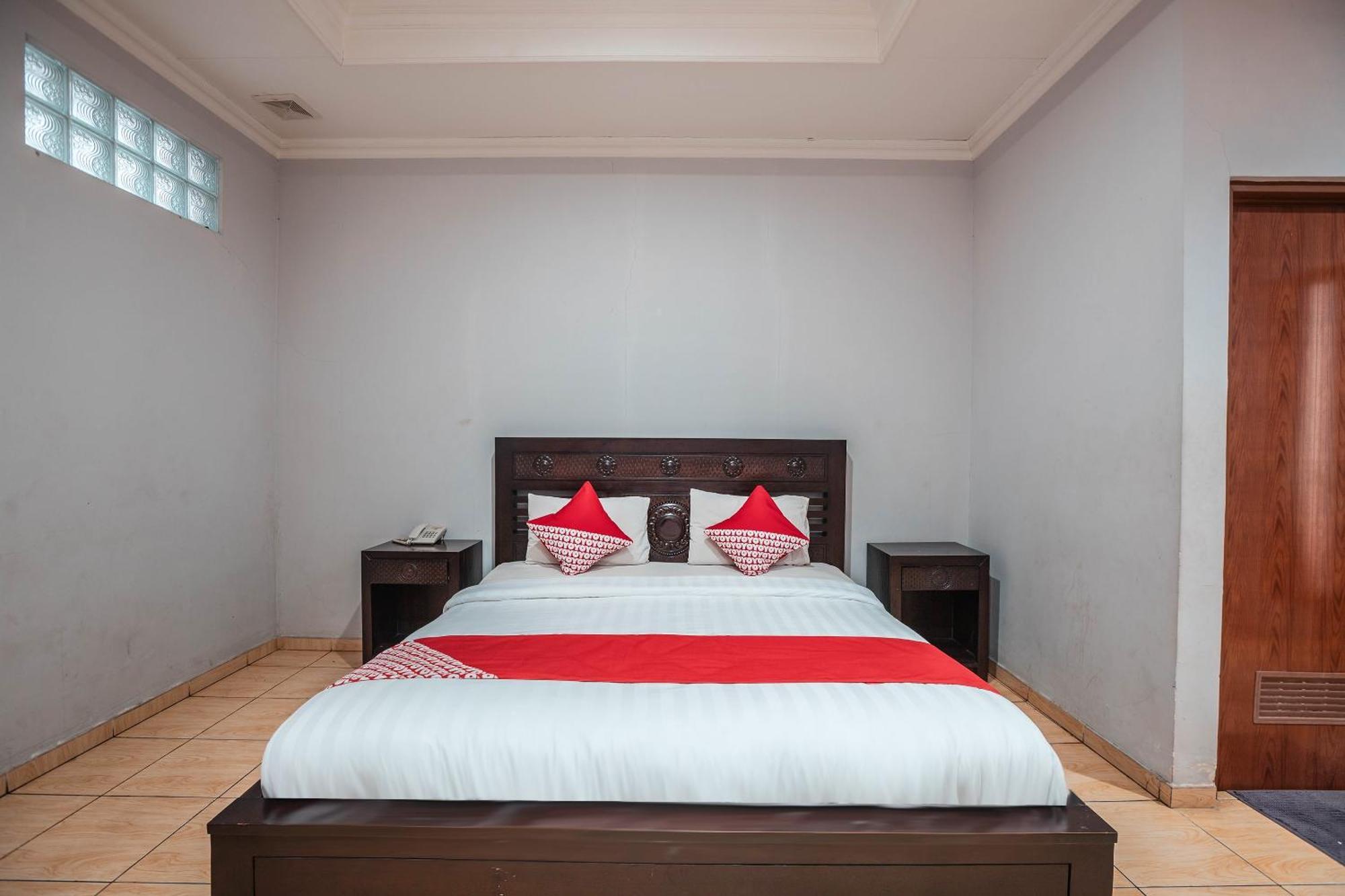 Super Oyo 686 Bunga Karang Hotel Bekasi Exteriör bild